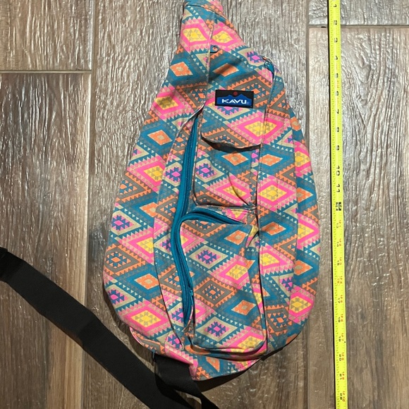 Kavu Handbags - KAVU Geometric Multicolor Sling Bag